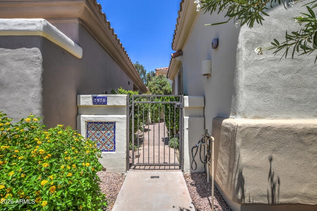 Building Photo - 7910 E Cholla St