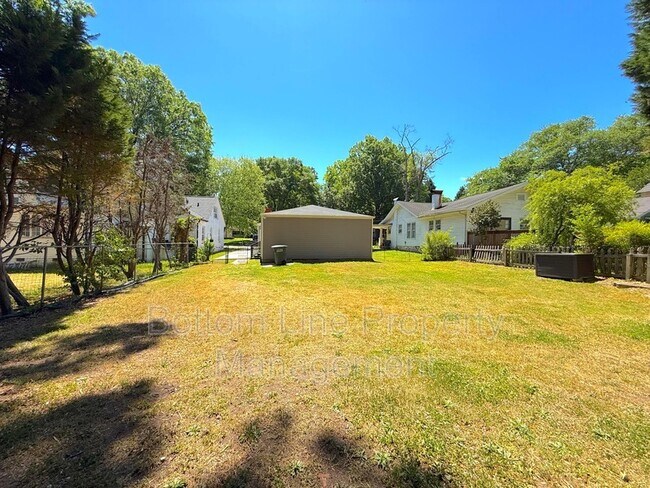 Building Photo - 1216 Jackson Rd