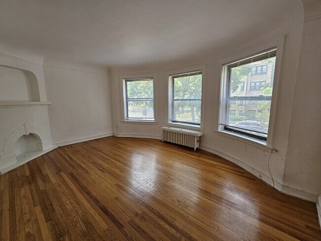 Building Photo - 5507 N Campbell Ave