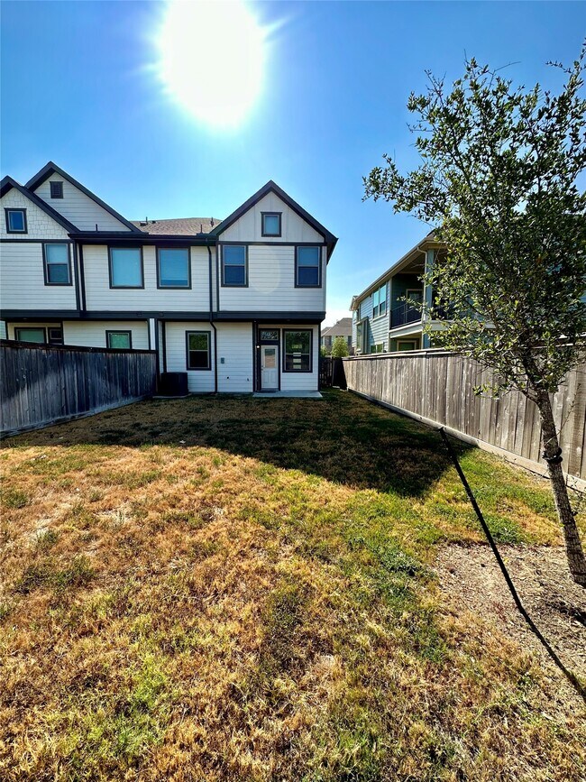 Building Photo - 16215 Northern Cardinal Ln