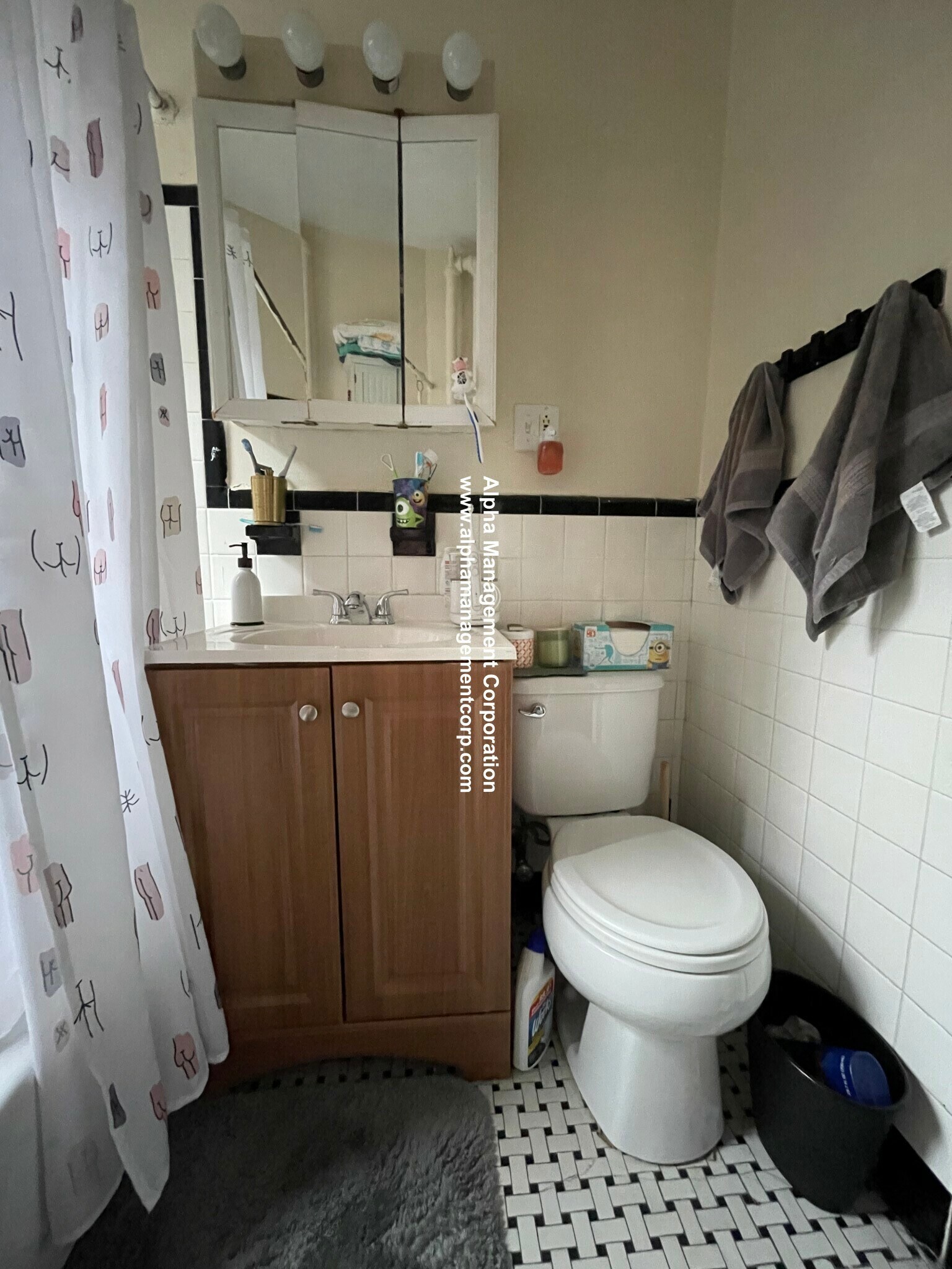 Building Photo - 208 Winthrop Rd