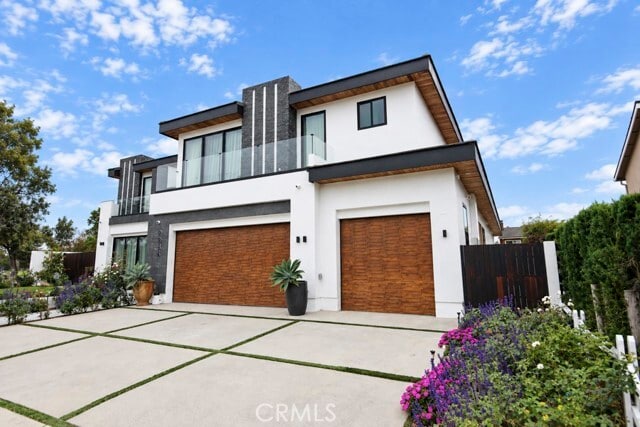 Building Photo - 9984 Petunia Ave
