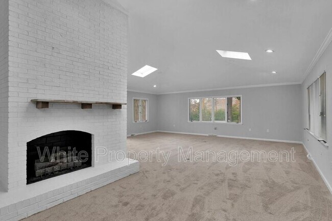 Building Photo - 1116 Reverdy Ln