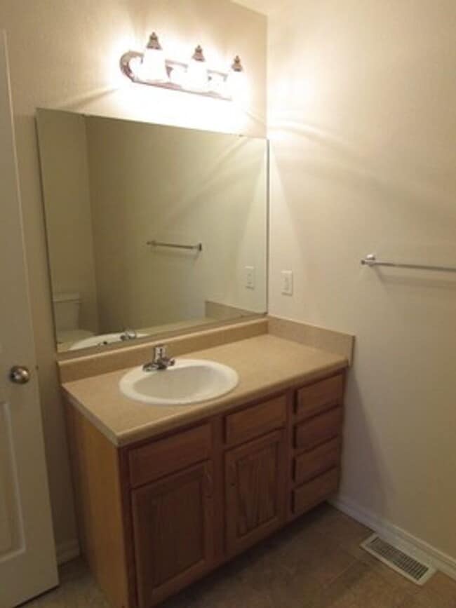 Building Photo - 6186-MF1-E1