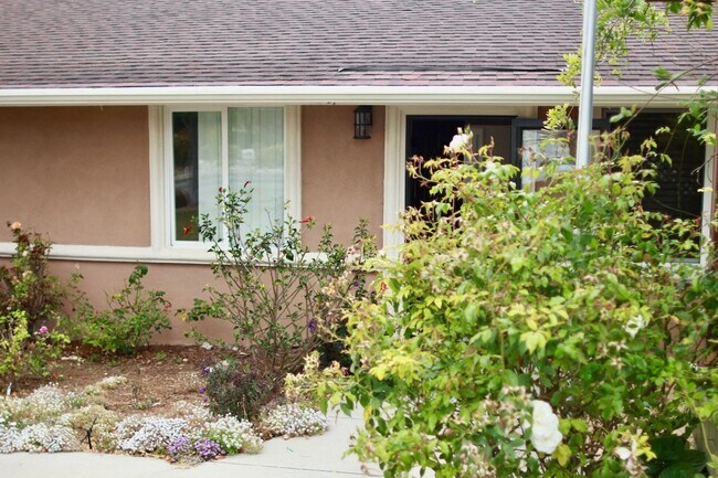 Building Photo - Charming 3-Bedroom Home with Fireplace & Private Yard – South B St, Lompoc