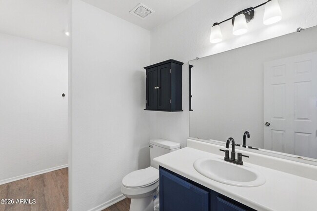 Building Photo - 45542 W Guilder Ave