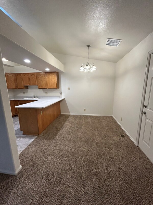 Building Photo - 895 S Knox Dr