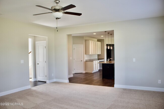 Building Photo - 368 Wheatfield Way