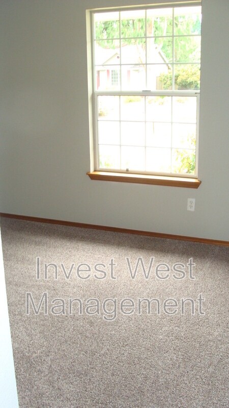 Building Photo - 2515 NE 83rd Wy