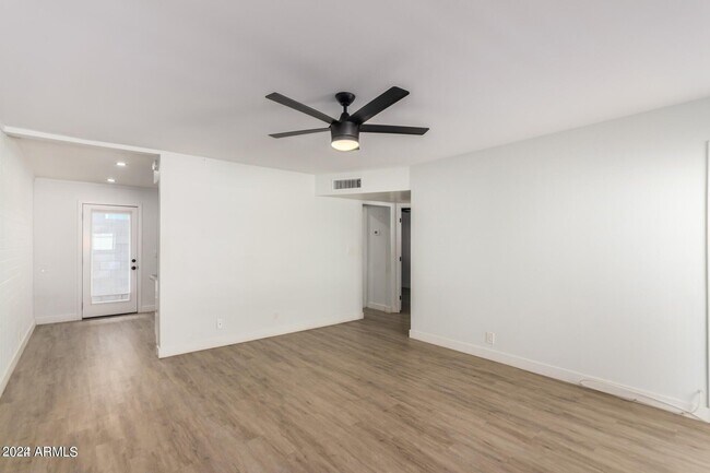 Building Photo - 3038 N 38th St