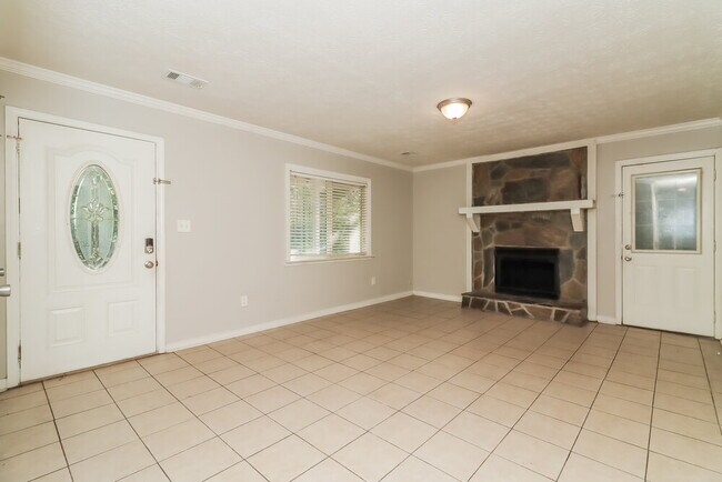 Building Photo - 5539 Hall Cir