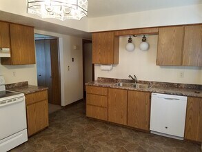 Building Photo - Westgate 205-207