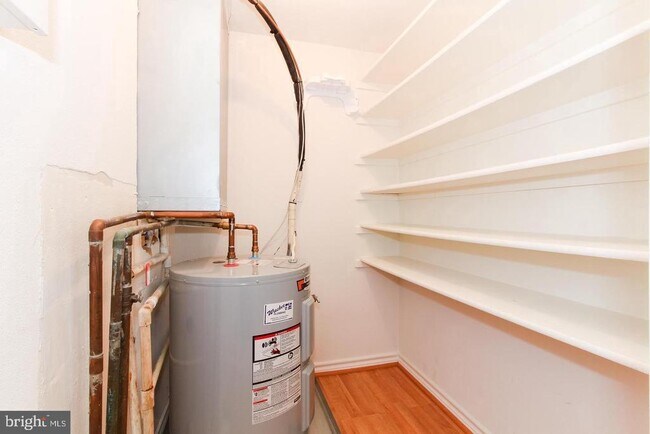 Building Photo - 3916 Penderview Dr