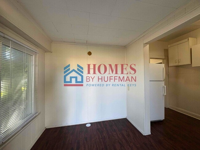 Building Photo - Nice Size Studio Apartment for Rent | All ...