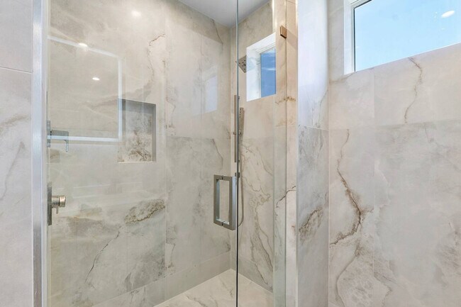 Building Photo - 99 Seaside Ave