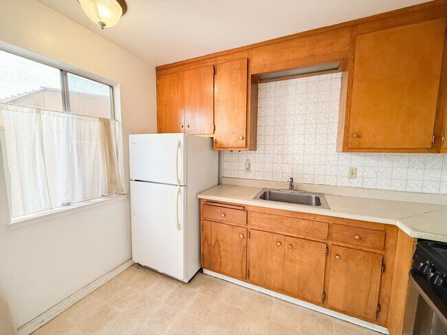 Building Photo - 725 Harrison St