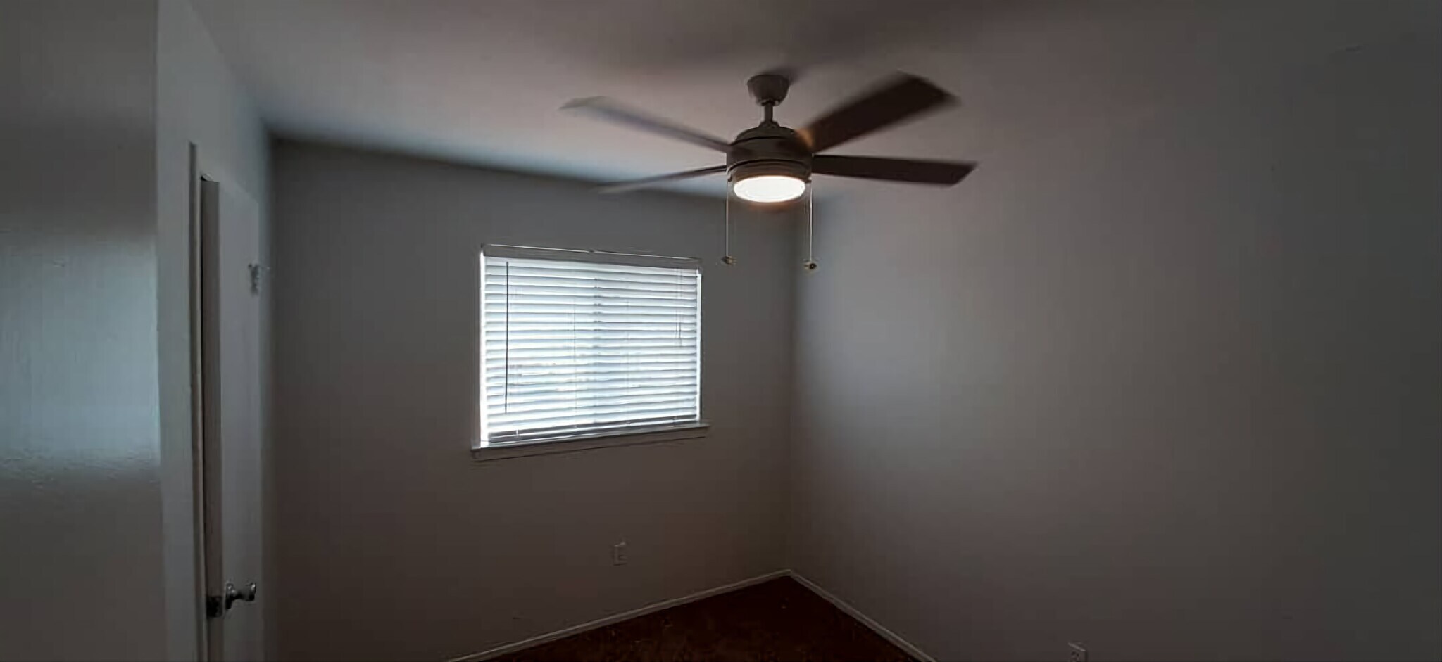 Building Photo - 2207 Montclair Dr