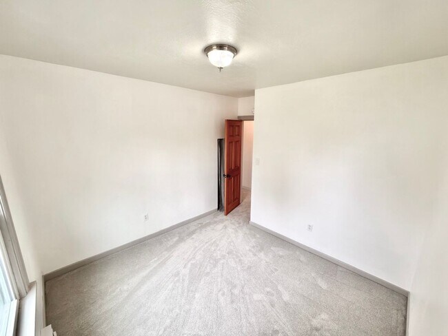 Building Photo - Charming Everett Home with Spacious Backyard, Garage, and Bonus Flex Spaces