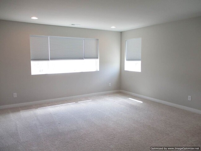 Building Photo - Spacious 4-Bedroom Home with Modern Comforts
