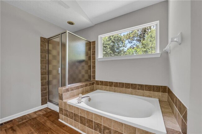 Building Photo - 4890 Evergreen Valley Way