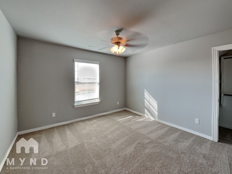 Building Photo - 5903 SW Gentle Winds Ave