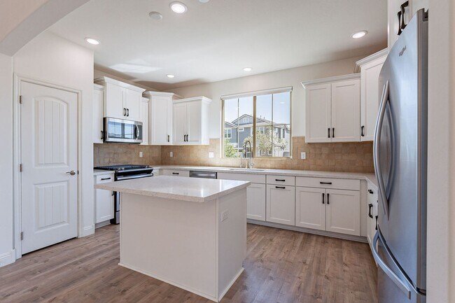 Building Photo - 4 bedroom home for rent