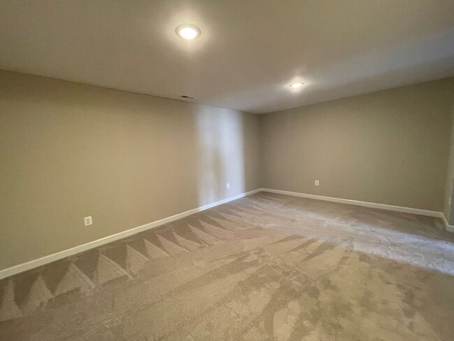 Building Photo - Luxury Rental The Townes at Congers Creek