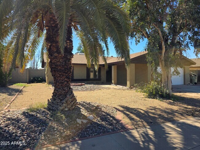 Primary Photo - 6037 W Zoe Ella Way