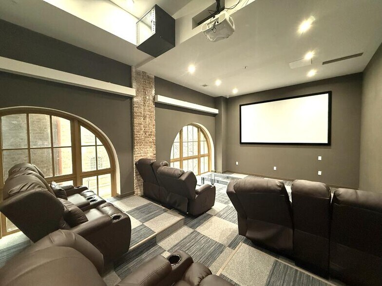 Building Photo - Open & Airy Luxury Studios