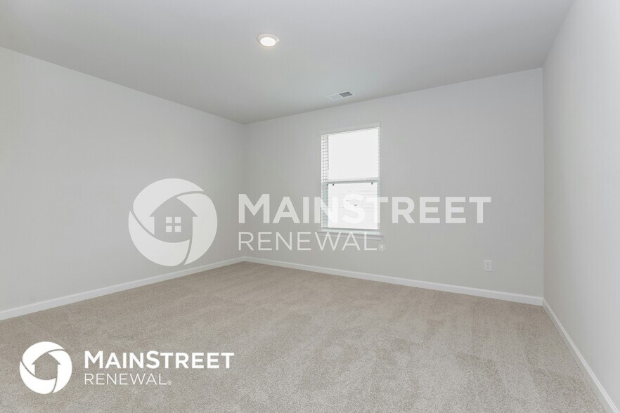 Building Photo - 3211 Quintana Dr