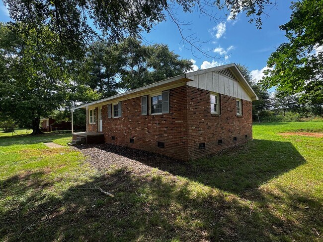 Building Photo - 3113 Old School Rd