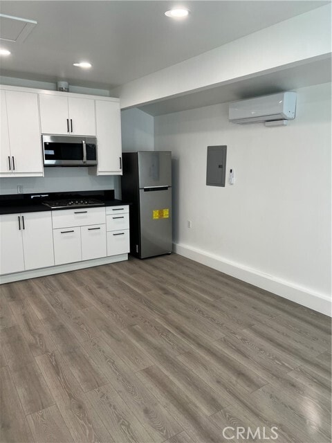 Building Photo - 19849 Gresham St