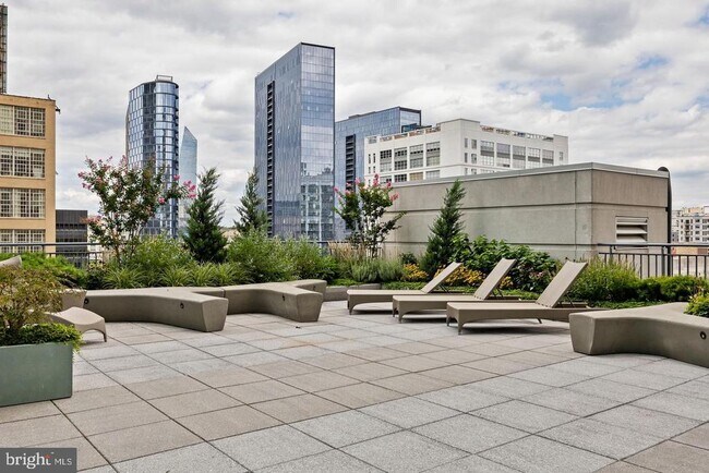 Building Photo - 2101 Market St