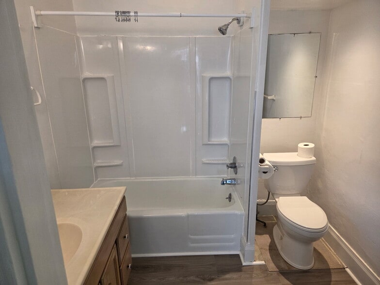 Bathroom - 3959 Hazel Ave