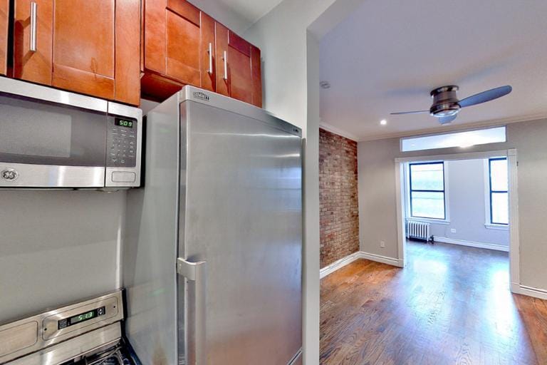 Primary Photo - 382 E 10th St