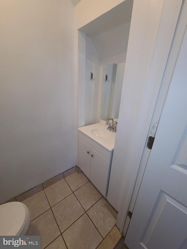 Building Photo - 1401 Alcott St