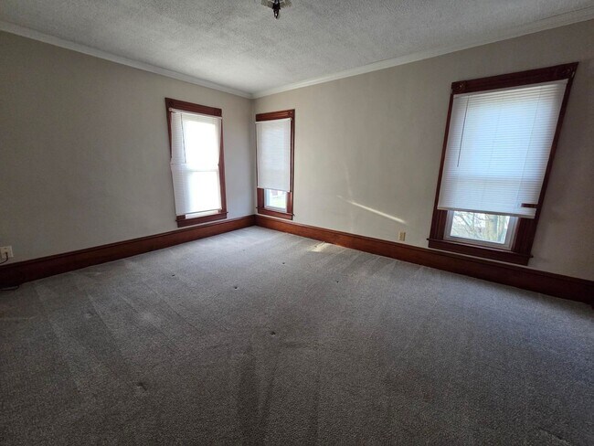 Building Photo - 202 East Walnut, Ashland