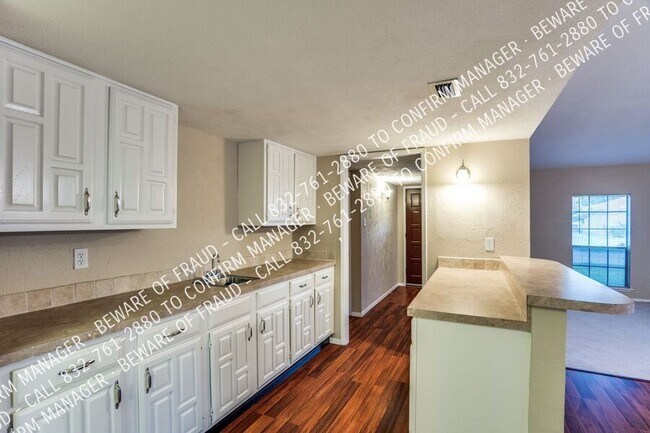 Building Photo - 3121 Fieldview Dr