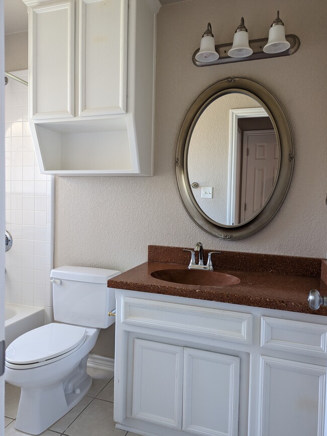 Bathroom 2 - 521 Mustang Trl