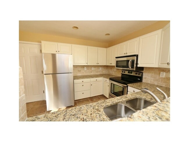 Building Photo - 8754 Allison Dr