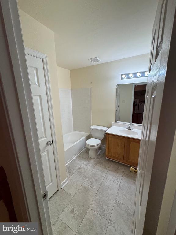 Building Photo - 3877 Shiner Ct