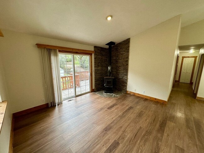 Building Photo - Creekside Home with Bonus Room above 2-Car Garage Alta Sierra