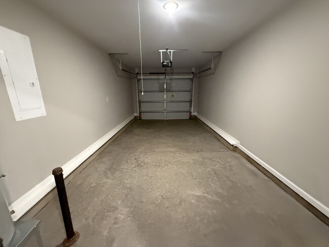 Building Photo - 104 Berkshire Cir