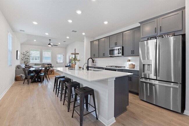 Building Photo - 179 Kings Cyn Dr
