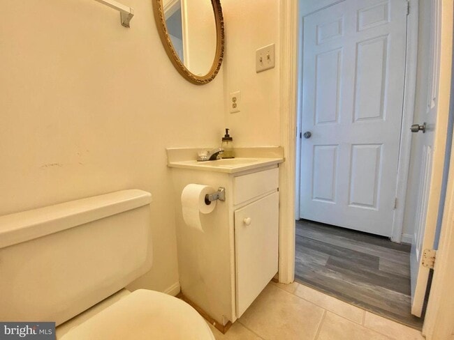 Building Photo - 7351 Crestleigh Cir
