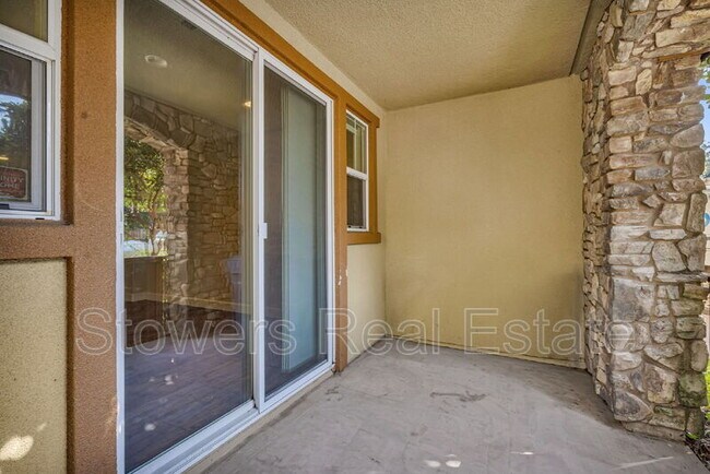 Building Photo - 718 El Paseo Cir