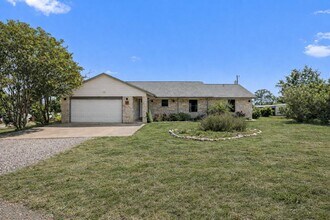 Building Photo - 33 Valley View Dr