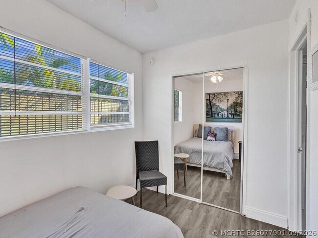 Building Photo - 4422 Sea Grape Dr