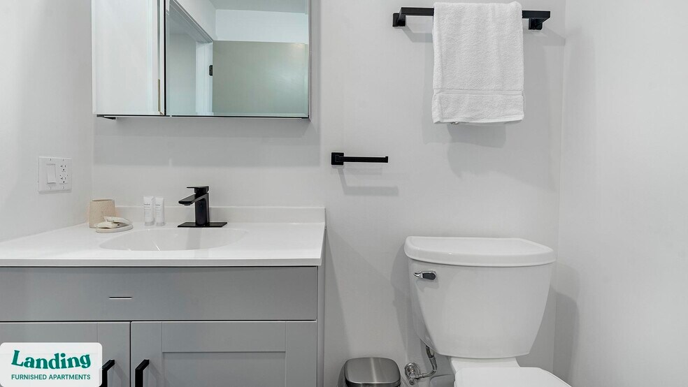 Building Photo - 4415 Chestnut St