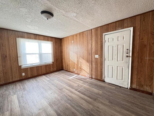 Building Photo - 930 18th St